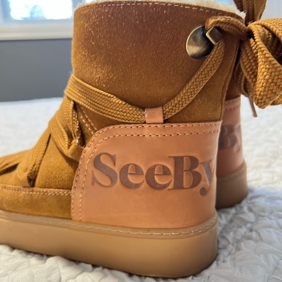 Charlee ankle boot. Worn 4 times no scratches size 7 - Picture 2 of 4